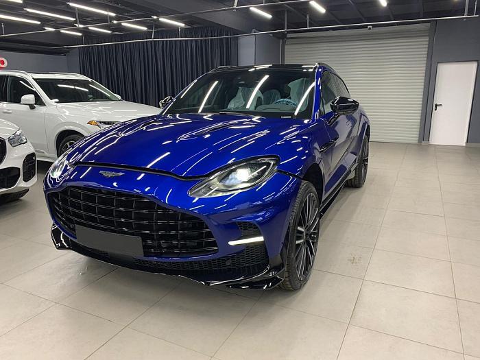 Aston Martin DBX 707